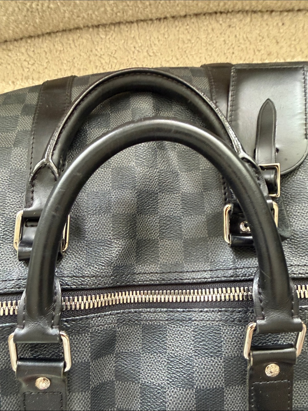 LV TRAVEL DUFFLE BAG - Picture 4 of 11
